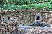 La fontaine-lavoir de Branty après restauration